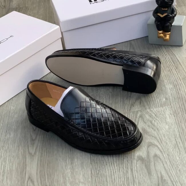 Men’s Woven Leather Pattern.