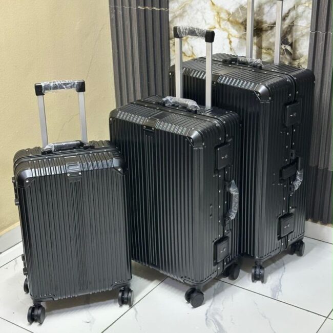 Set of 3 Black Ribbed Aluminum Travel Luggage